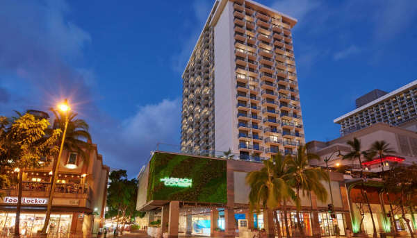 Hawaii family accommodation - Outrigger Waikiki Beachcomber Hotel