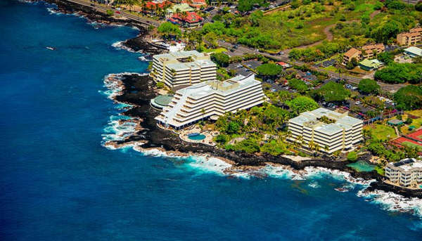 Hawaii family accommodation - Royal Kona Resort
